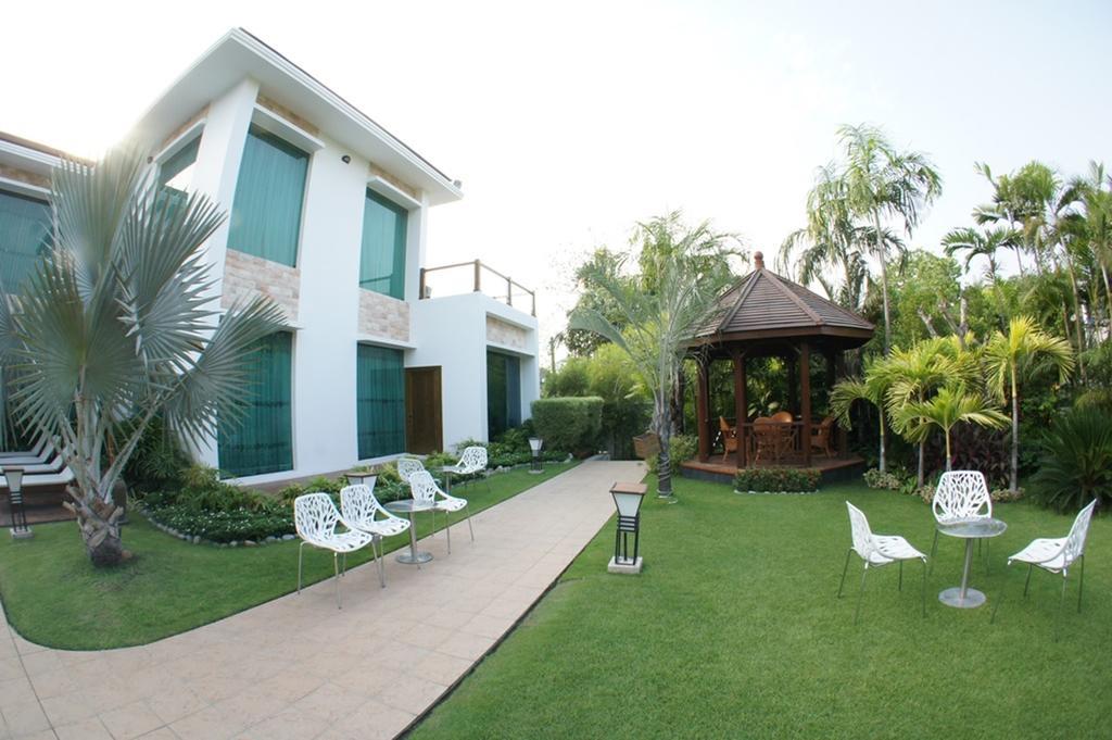 Palm Spring Resort Yangon Exterior foto