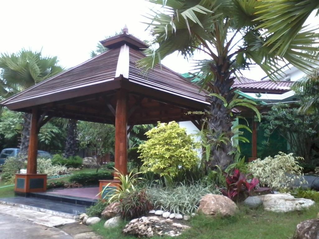 Palm Spring Resort Yangon Exterior foto